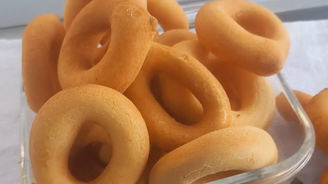 Biscoito de Polvilho Doce Frito com Apenas 3 Ingredientes Já Faça para o Seu Café