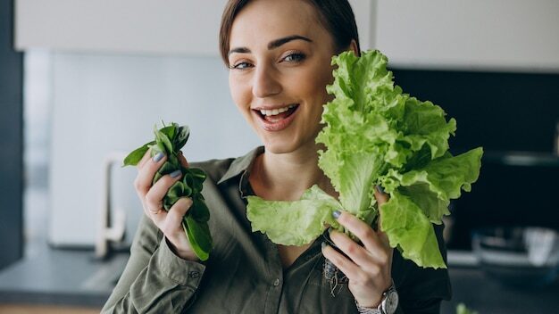 Dia a Dia: COMER ALFACE! Benefícios e Cuidados: Tudo que Você Precisa Saber