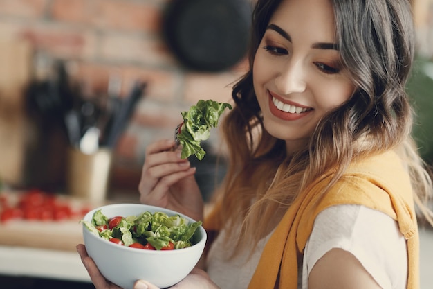 7 Motivos para Comer Salada no Seu Dia a Dia Sem Reclamar 