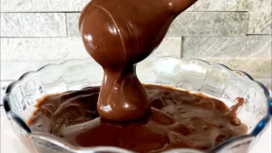 Cobertura de Chocolate Perfeita: Fácil e Rápida de Fazer Fica Muito bom