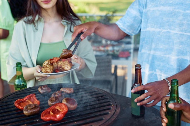 Os Segredos de um Churrasco de Sucesso: Como Combinar Comidas, Bebidas e Convidados