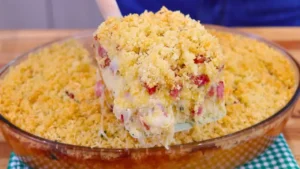 A Melhor Cuca Salgada de Calabresa com Farofa Crocante de Queijo Veja