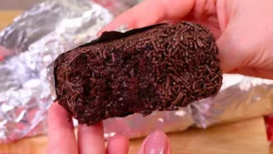 Bolo Gelado de Brigadeiro Molhadinho: Essa Receita Fácil e Gostosa