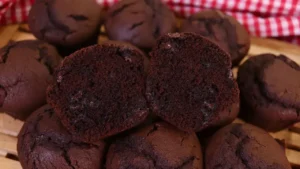Muffin de Chocolate Molhadinho e Fofinho: Simples de Fazer e Delicioso