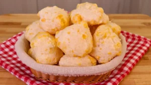 Pão de Queijo de Colher Super Fácil: Sem Sovar e Delicioso Para o Café da Manhã