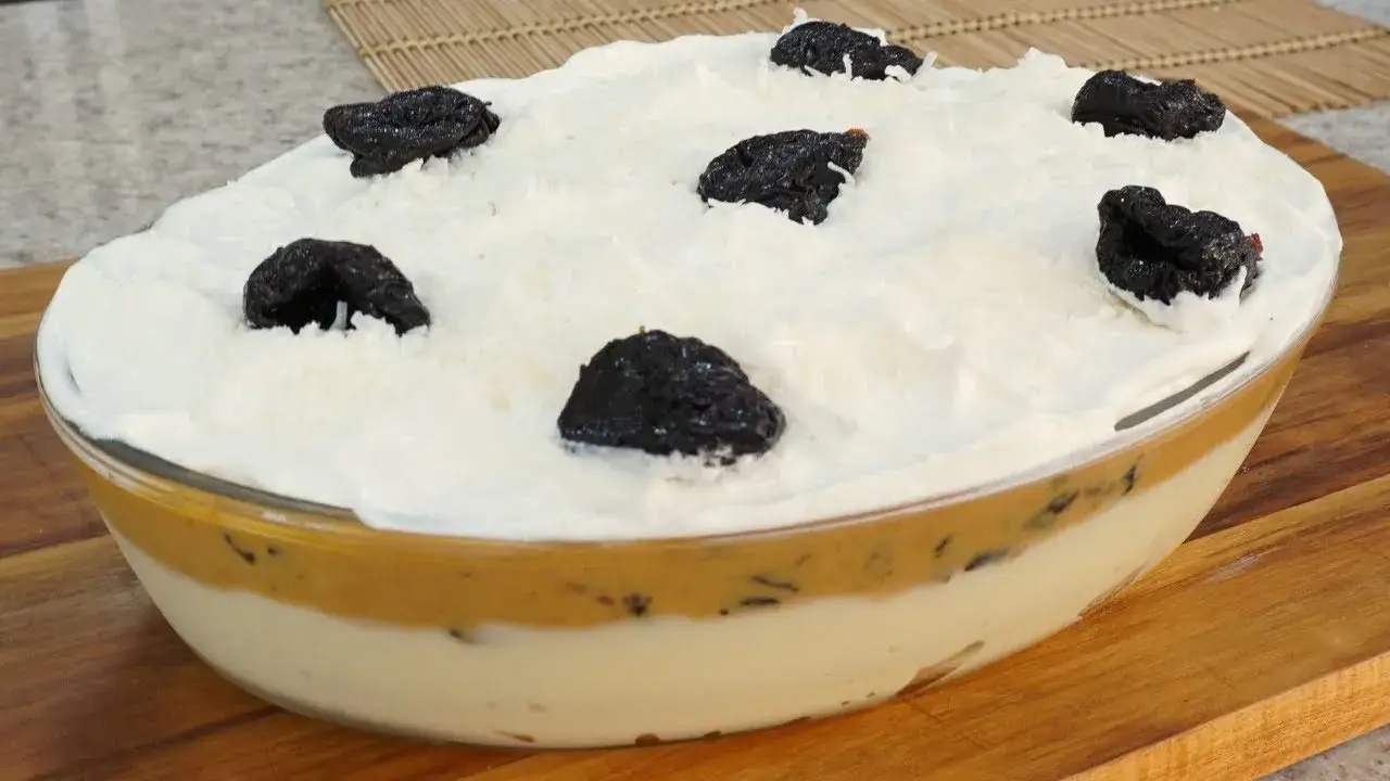 Sobremesa de Coco com Ameixa e Doce de Leite: Uma Explosão de Sabor é Fácil