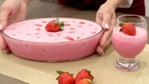 Sobremesa de Morango Cremosa e Refrescante: Fácil e Rápida de Fazer Veja