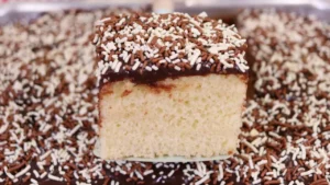 Bolo Branco de Liquidificador: Bolo Simples com Brigadeiro