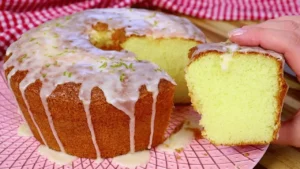 Bolo Sem Farinha e Sem Leite: O Mais Fofo e Leve para Seu Café da Tarde