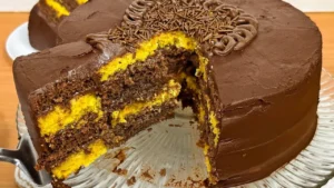 Bolo de Cenoura e Chocolate Xadrez: Um Visual Surpreendente e Sabor Inesquecível