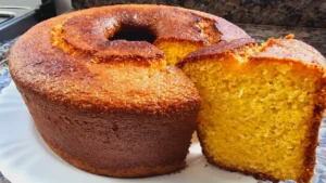 Bolo de Flocão com Creme de Leite: Fofinho, úmido e Perfeito com um Cafezinho