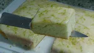 Bolo de Limão no Liquidificador Fácil e Delicioso