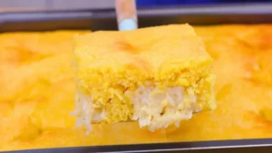 Bolo de Milho com Recheio de Coco Cremoso: Uma Delícia que Sai Recheado do Forno