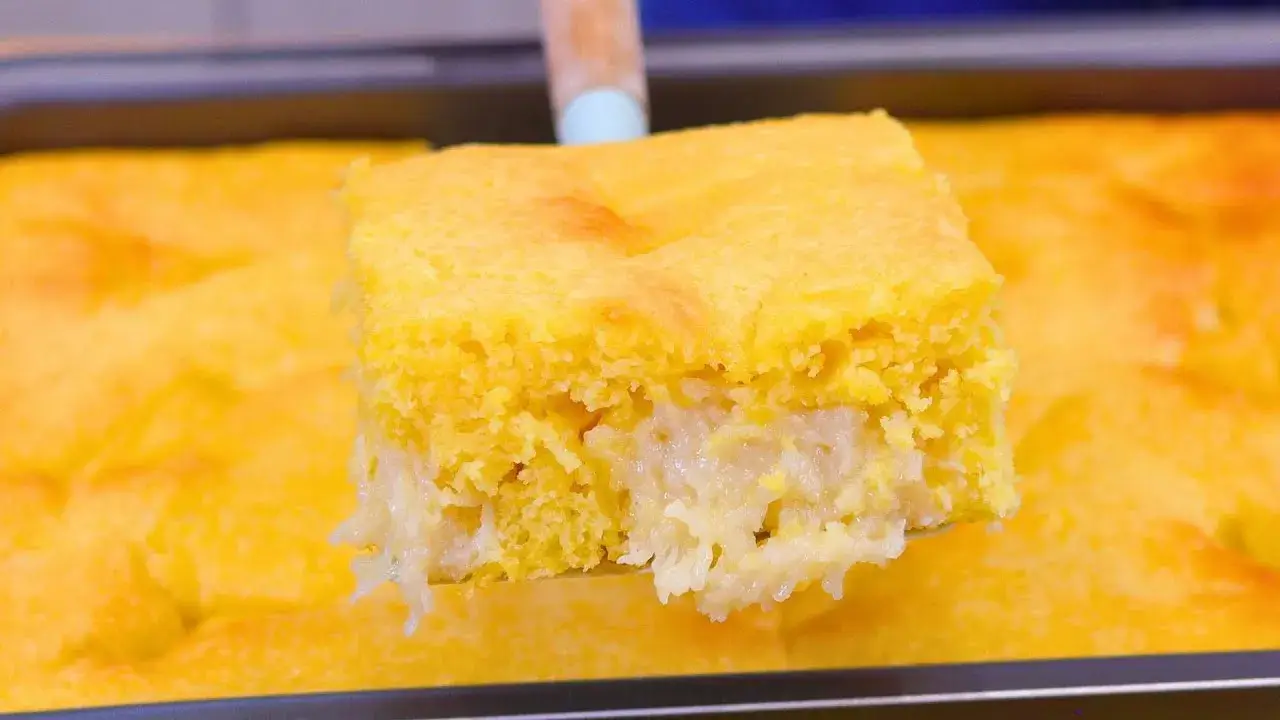 Bolo de Milho com Recheio de Coco Cremoso: Uma Delícia que Sai Recheado do Forno