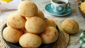 Pão de Queijo Mineiro Perfeito com Polvilho Doce: Receita Simples e Sem Erro