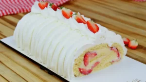 Rocambole de Leite Ninho com Morango: Receita Perfeita para Surpreender a Família