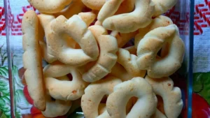 Biscoito de Queijo Fácil: Prepare em 30 Minutos Essa Delícia que Derrete na Boca