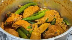 Galinha Caipira com Quiabo: O Segredo para uma Refeição Caseira Cheia de Sabor