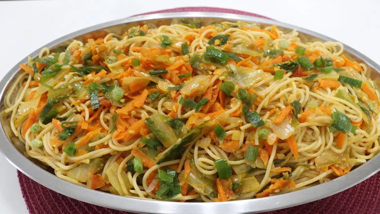 Macarrão com Legumes: Receita Rápida e Saudável para um Jantar Leve e Saboroso
