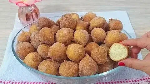 Bolinho de Chuva: Receita Fácil e Macia para Seu Lanche da Tarde