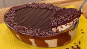 Mousse de Maracujá Cremosa e Fácil sem Gelatina com Cobertura de Ganache