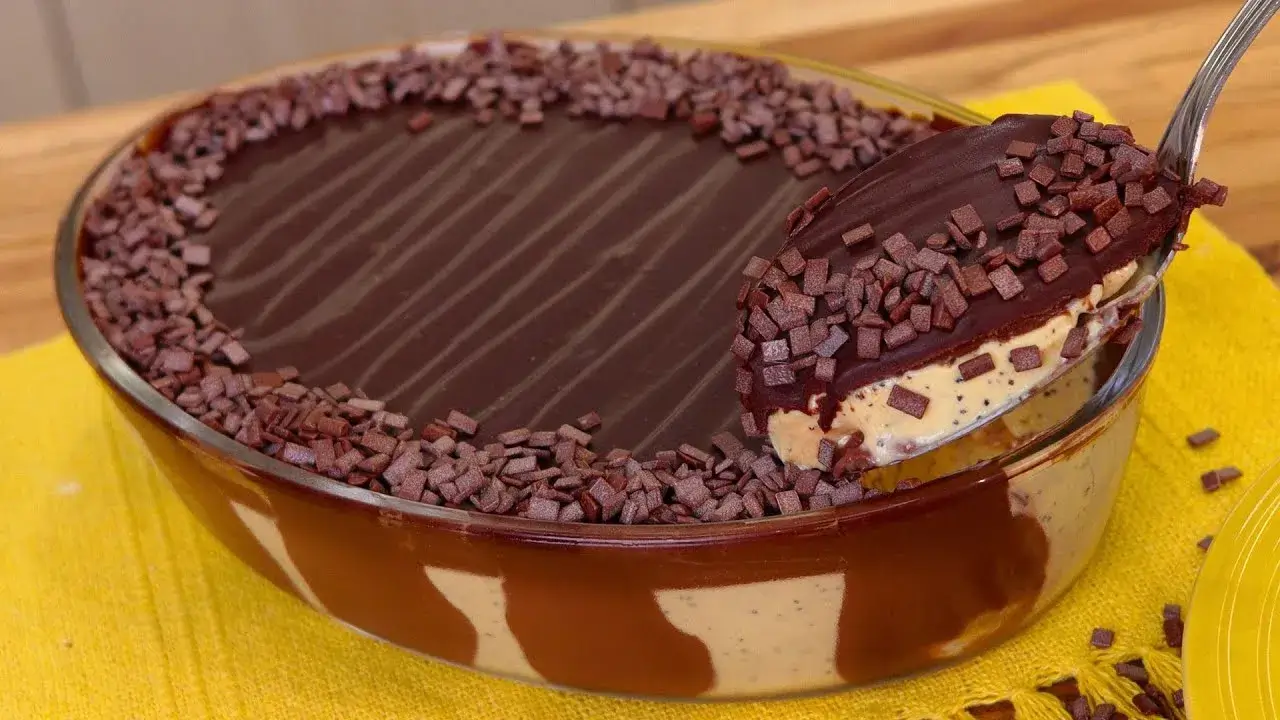 Mousse de Maracujá Cremosa e Fácil sem Gelatina com Cobertura de Ganache