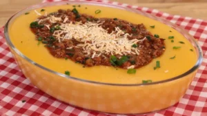 Polenta com Carne Moída Cremosa: Receita Rápida e Saborosa Vem Aprender a Fazer