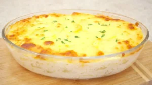 Batata Gratinada Cremosa Com Queijo e Molho de Creme de Leite