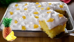 Bolo De Abacaxi Fofinho Com Cobertura Cremosa e Merengue Perfeito Veja