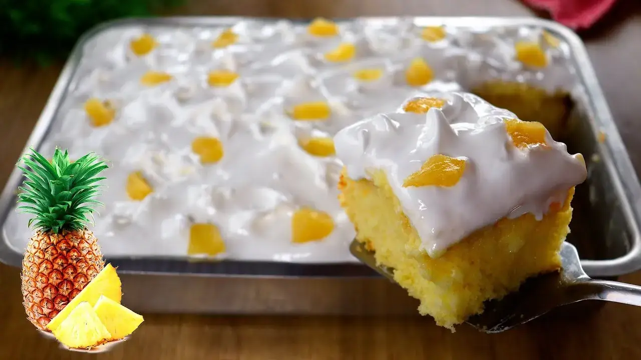 Bolo De Abacaxi Fofinho Com Cobertura Cremosa e Merengue Perfeito Veja