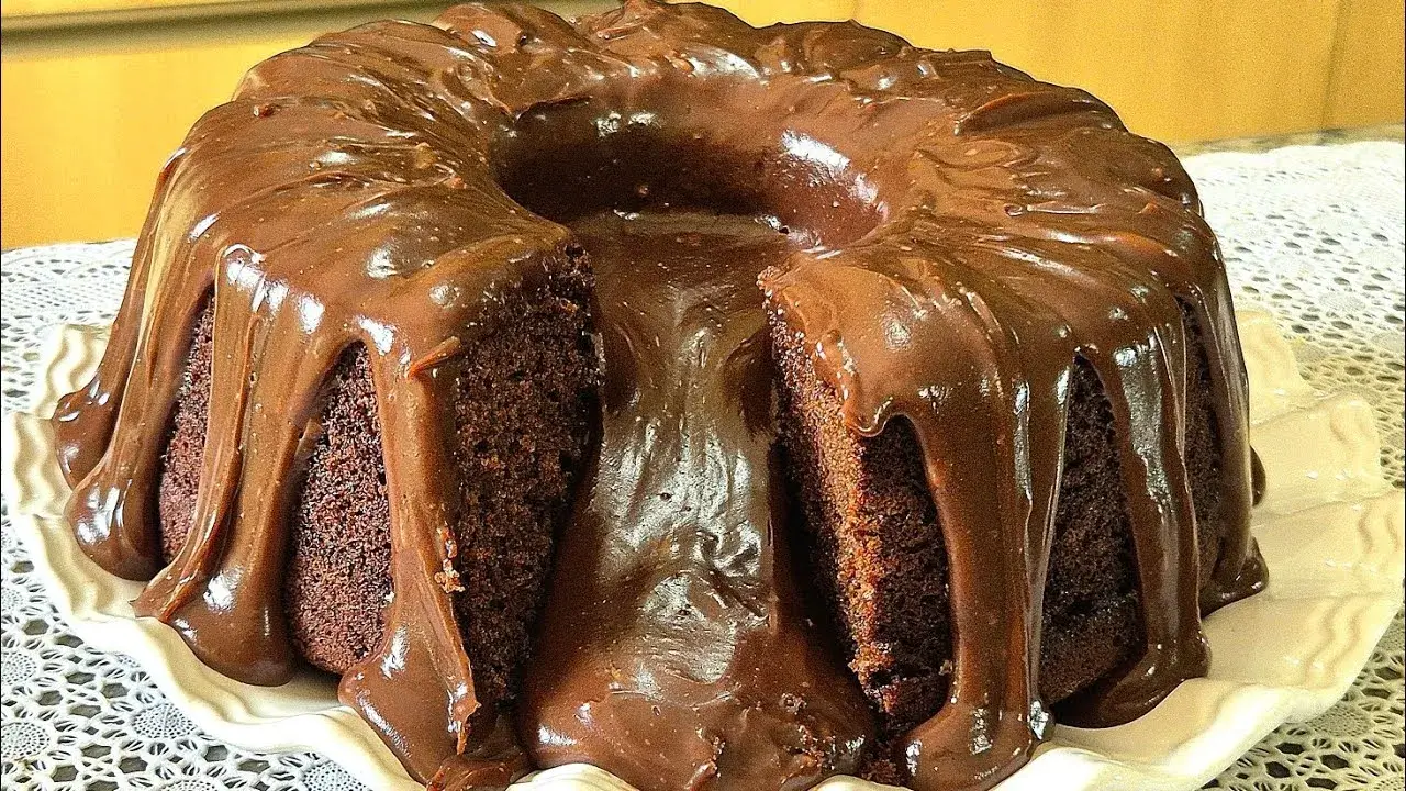 Bolo De Chocolate Fofinho Com Café: Receita Fácil E Muito Cremosa