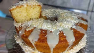Bolo Pão Doce de Coco Fofinho com Crosta Crocante