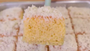 Bolo de Fubá Com Coco Fofinho e Molhadinho: Receita Fácil Para Fazer no Liquidificador
