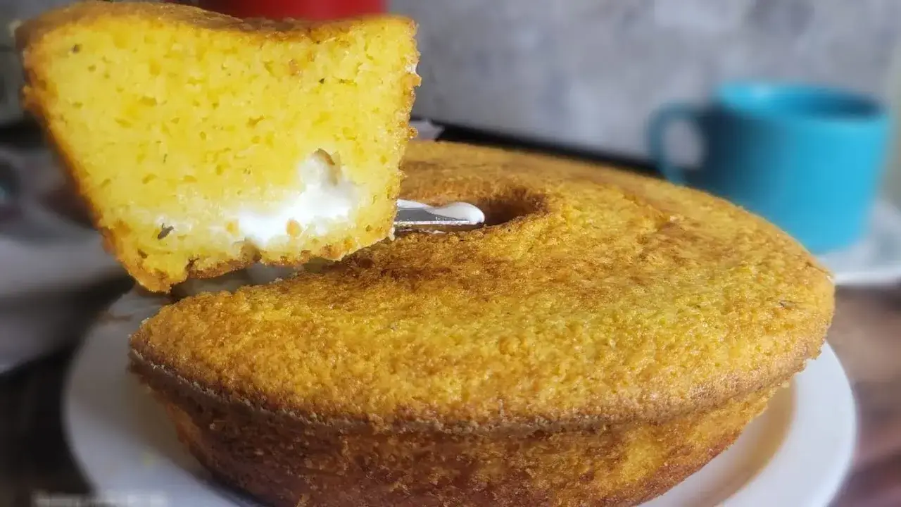 Bolo de Fubá com Requeijão: Receita Simples e Deliciosa Sem Farinha de Trigo