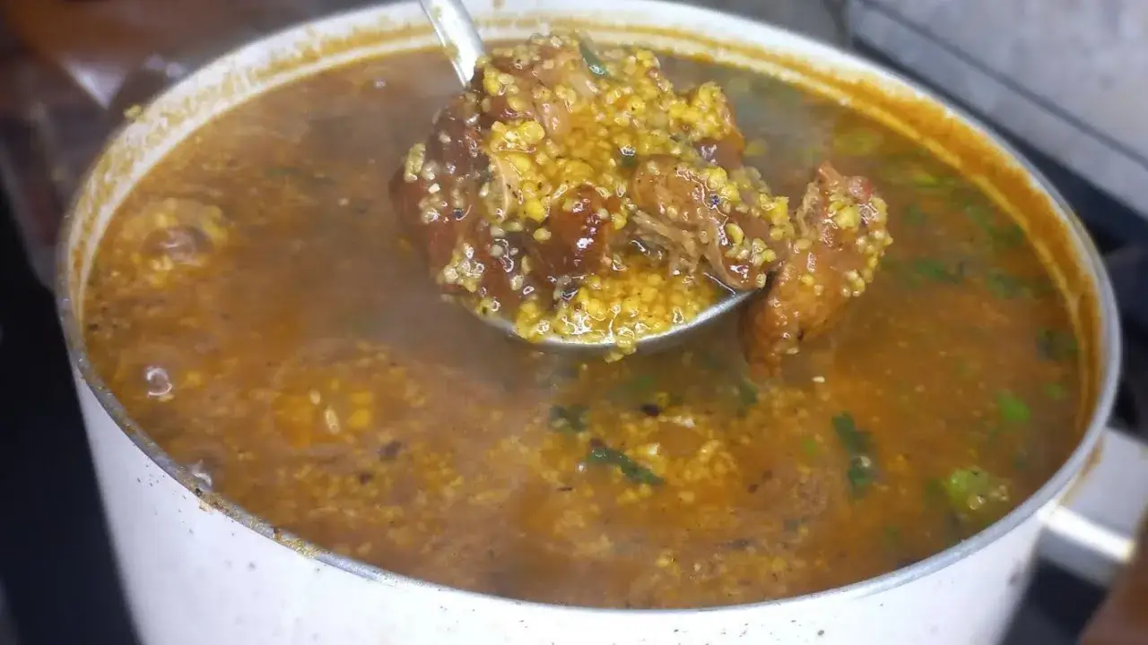 Canjiquinha Com Costelinha de Porco Bem Temperada Para a Janta ou Almoço