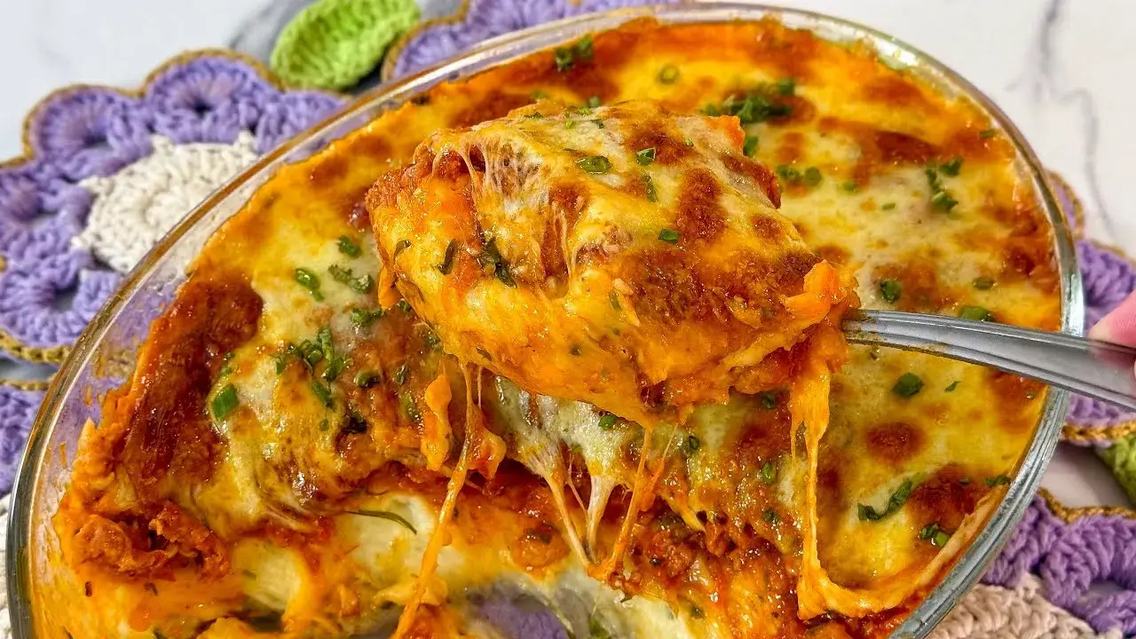 Escondidinho de Mandioca com Linguiça Toscana Gratinada Fácil e Cremosa
