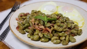 Favas Salteadas Com Bacon e Ovos: Receita Tradicional Fácil e Rápida