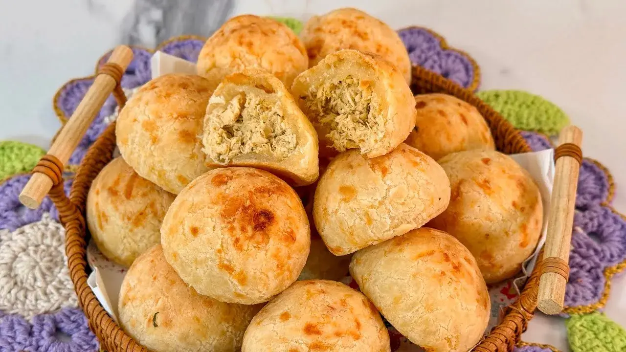 Pão de Queijo Escaldado Que Não Murcha e Pode Ser Recheado: Vem Aprender a Fazer