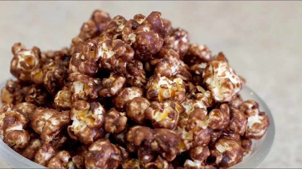 Pipoca com Chocolate Super Crocante: Receita Fácil Para Fazer em Casa e Comer Bem