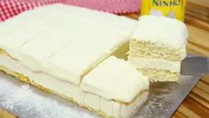 Bolo Gelado de Leite Ninho: Receita Leve Para um Cafezinho da Tarde