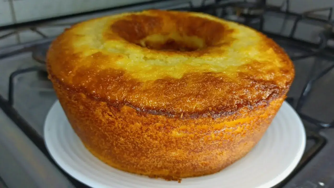 Bolo de Arroz Cru Fácil com Dois Ovos: Receita Macia e Deliciosa