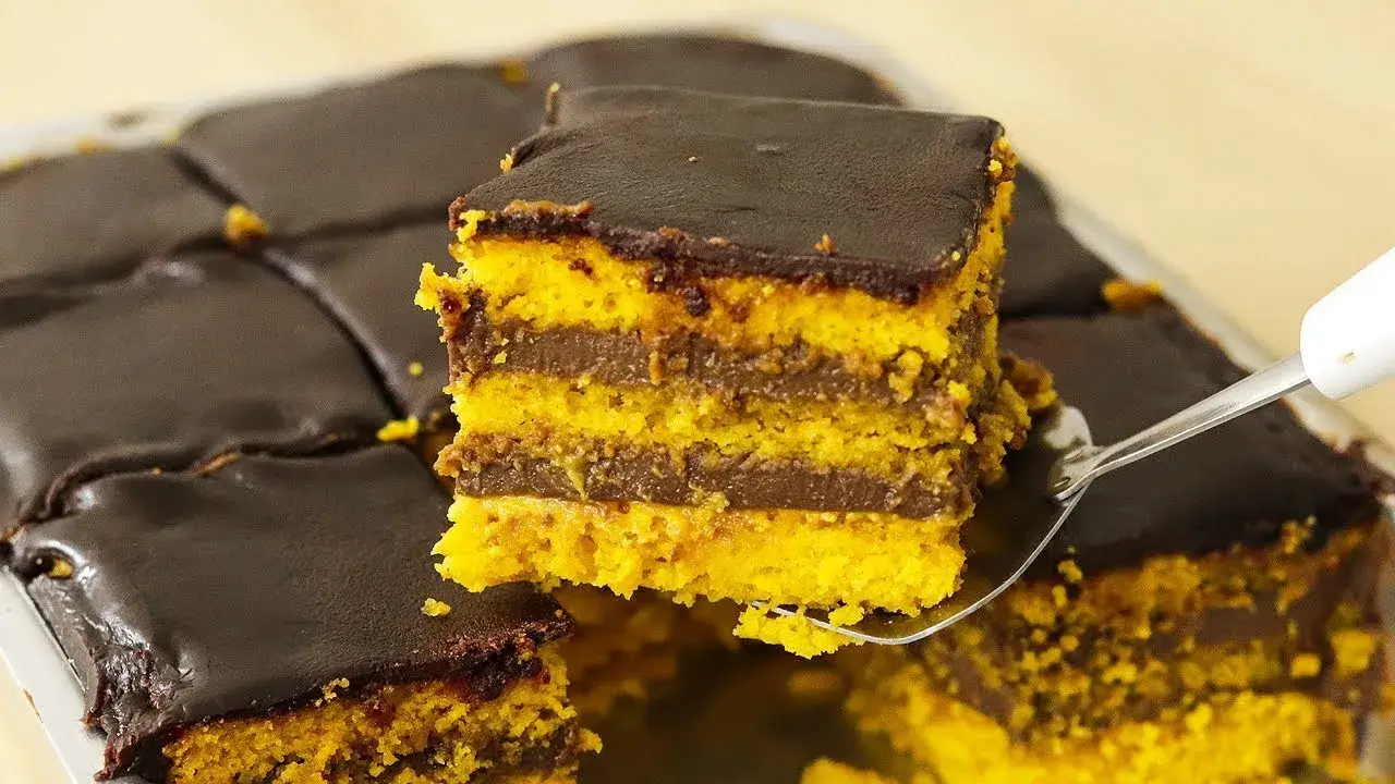 Bolo de Cenoura Com Cobertura Crocante de Chocolate Bolo Perfeito