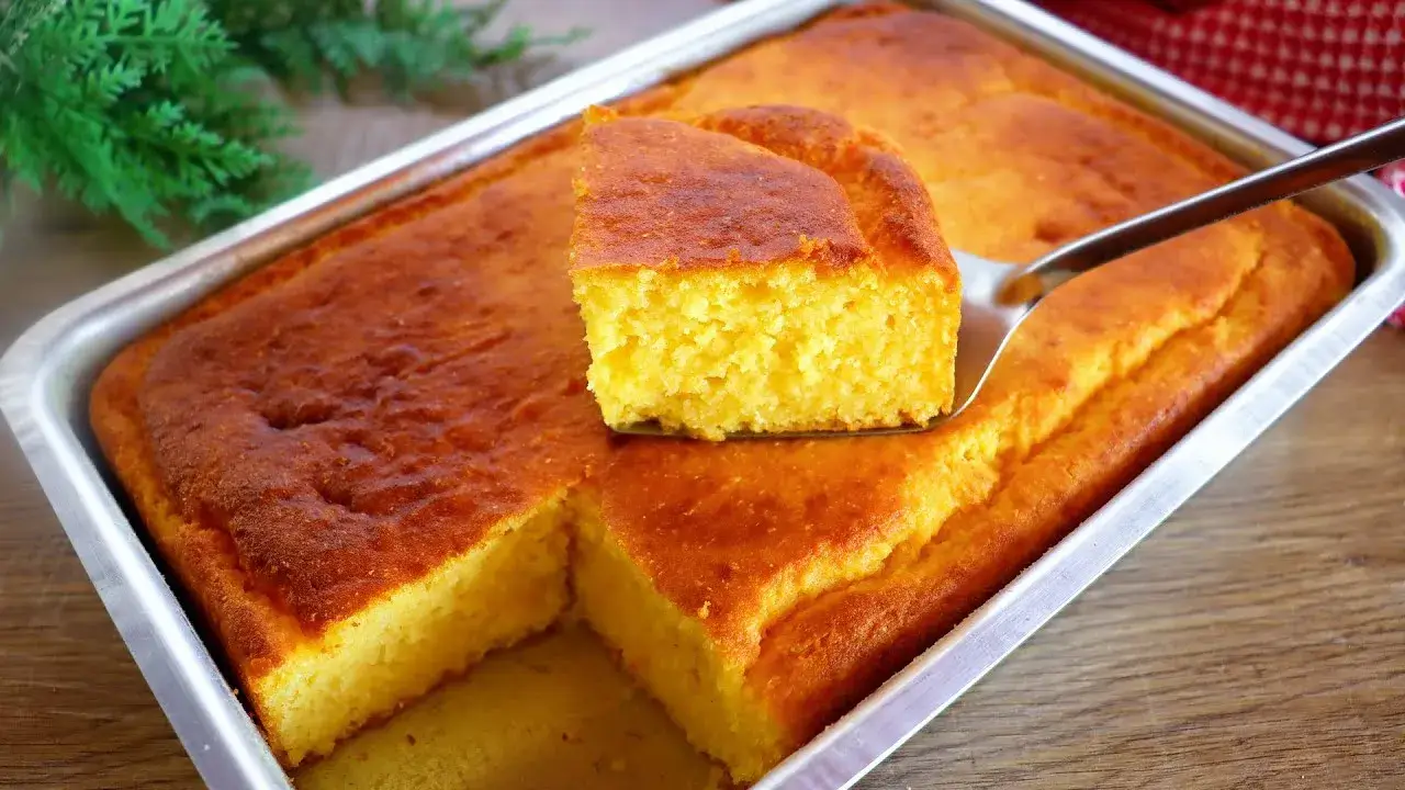Bolo de Fubá Cozido Fofinho com Leite de Coco Para Servir com Café