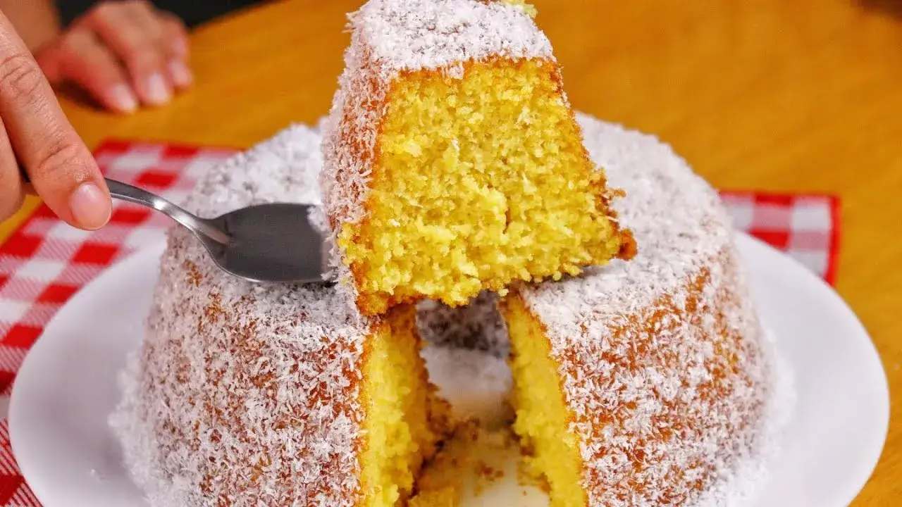 Bolo de Milho com Coco: Receita Fácil e Deliciosa