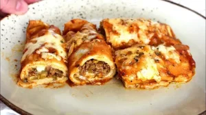A panqueca de carne com queijo é perfeita para um almoço ou jantar prático e...