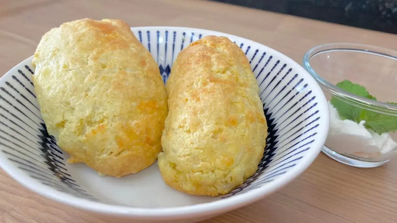 O pãozinho low carb é perfeito para quem quer uma opção rápida e prática de...