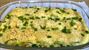 Rondelli de Abobrinha Recheado com Frango e Requeijão com Molho Branco