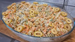 Salada de Macarrão com Atum e Creme de Alho Super Cremosa