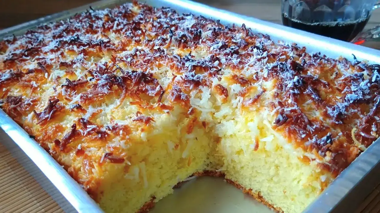 Bolo Cuca de Coco Fofinho e Muito Fácil de Fazer