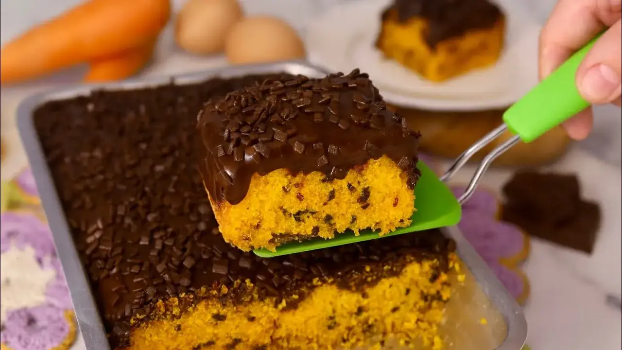 Bolo De Cenoura Com Cobertura De Chocolate Sem Leite Condensado Fácil
